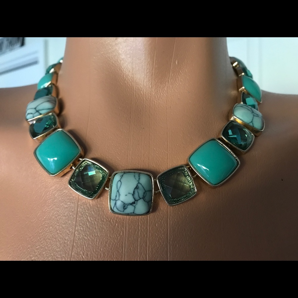 Gold tone Anne Klein necklace.